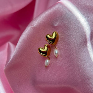 Aretes de Oro - Forma de Corazón con Perla Aretes de Oro - Forma de Corazón con Perla