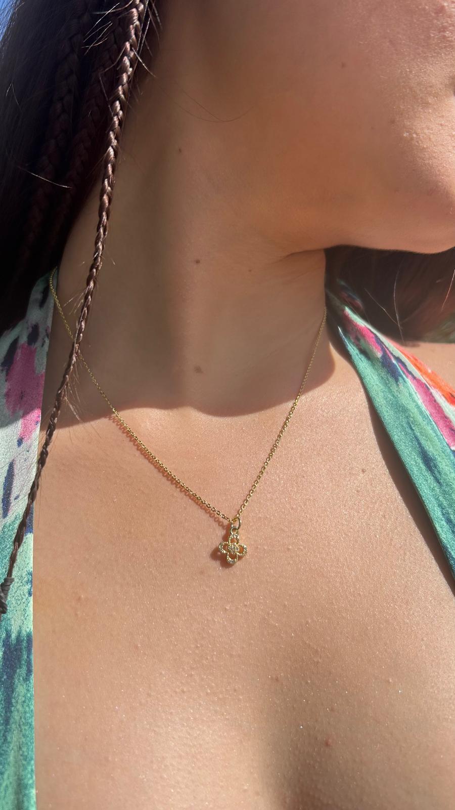 Collar - Colgante de Flor - Oro