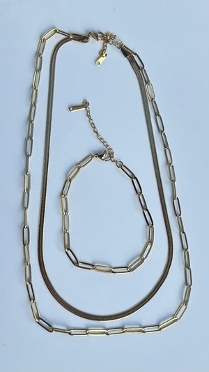 Set geométrico dorado – Elegancia simple y moderna Set geométrico dorado – Elegancia simple y moderna