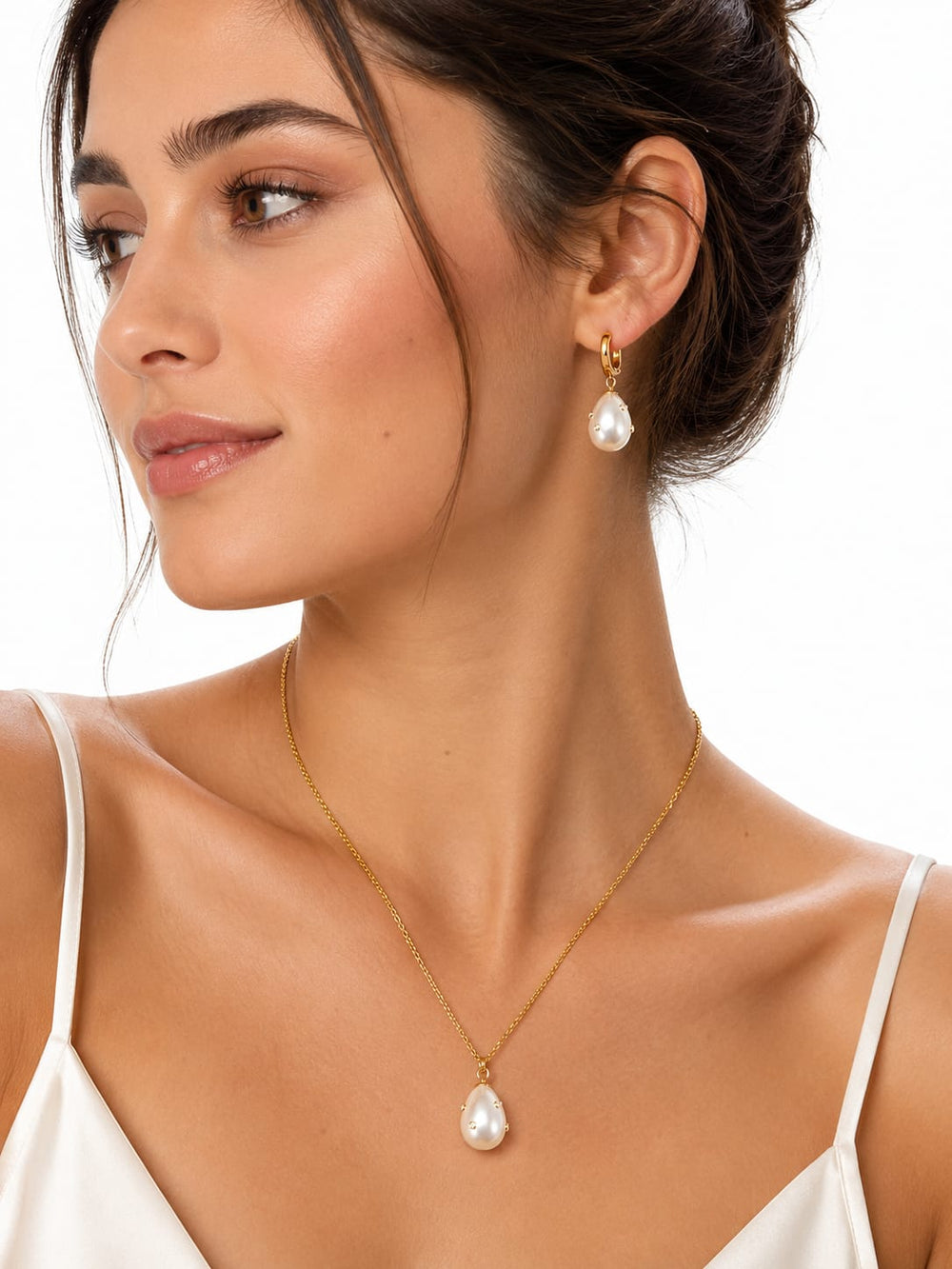 Aretes y collar gotitas con perlas